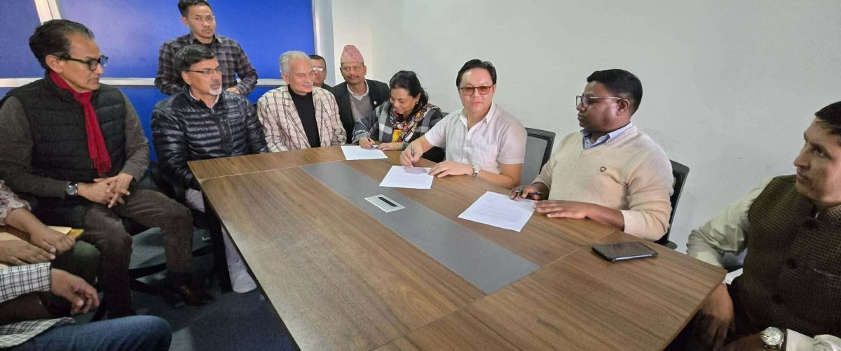 तीन पार्टीले काठमाडौंमा एकता सभा गर्दै